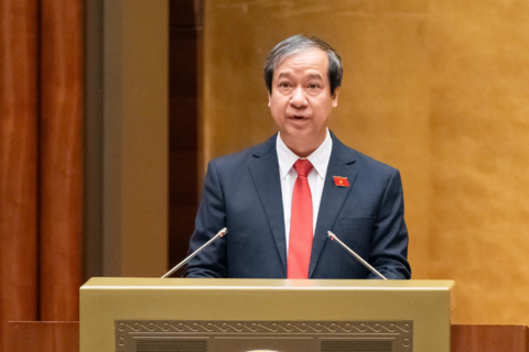 Từ 2026 không cấp bằng trung học cơ sở, sẽ có bộ sách giáo khoa giáo thống nhất toàn quốc