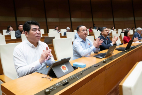 Xe kinh doanh vận tải có camera khoang chở khách, không bắt buộc lắp ghế an toàn cho trẻ