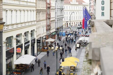 Kinh tế toàn cầu năm 2026: Vững vàng trước bất ổn?