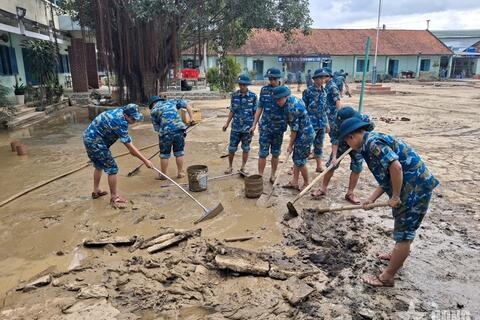 Ở nơi lũ đi qua, nghĩa tình còn đọng lại