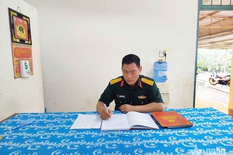 Đại úy QNCN Phạm Hùng Thắng: Bền bỉ bám đất, bám dân