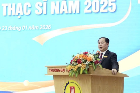 Trường Đại học Công đoàn tổ chức lễ bế giảng, trao bằng cho 100 tân thạc sĩ