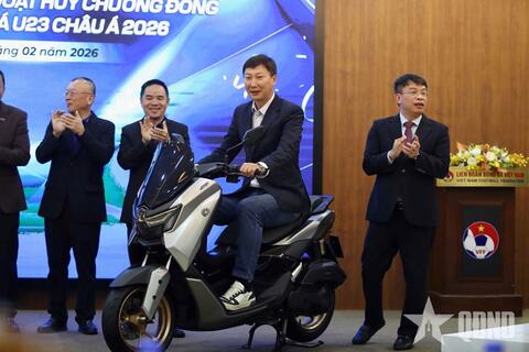 U23 Việt Nam nhận thưởng xe máy