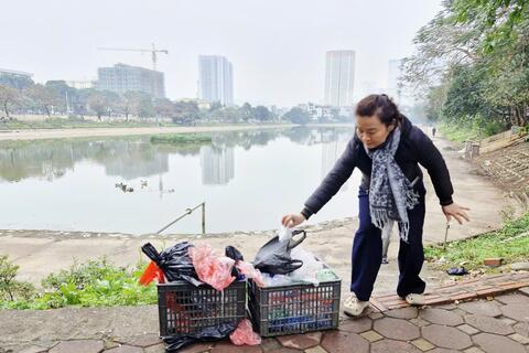 Lễ cúng 23 tháng Chạp: Thả cá văn minh, giữ sông, hồ sạch đẹp