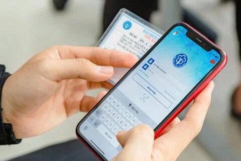 Chính thức áp dụng sổ bảo hiểm xã hội, bảo hiểm y tế điện tử