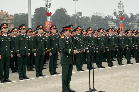 Học viên tốt nghiệp Học viện Quân y báo công dâng Bác