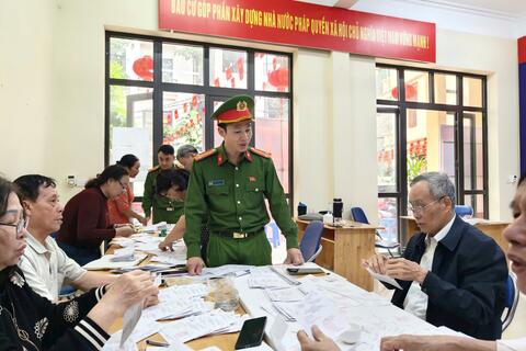 Công an phường Tây Hồ bảo đảm an ninh trật tự phục vụ bầu cử