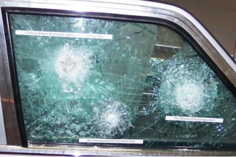 Bên trong quy trình biến xe ô tô dân dụng thành xe bọc thép và cái giá phải trả