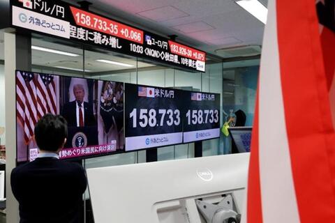 Giá dầu tăng, chứng khoán giảm sau phát biểu của ông Trump