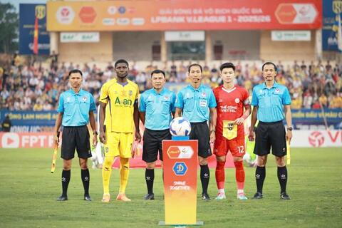V.League và nỗi niềm chất lượng trọng tài