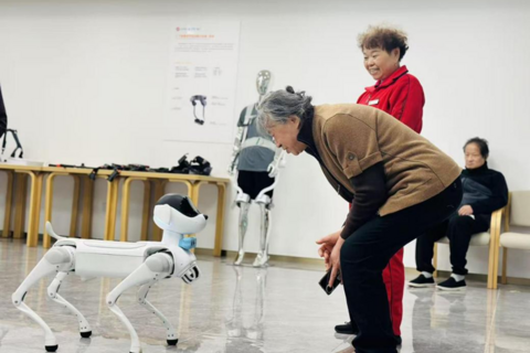 Xu hướng sử dụng robot chăm sóc người cao tuổi ở Trung Quốc