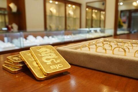 Giá vàng hôm nay (16-4): Giá vàng trong nước giảm từ 1 đến 1,5 triệu đồng/lượng