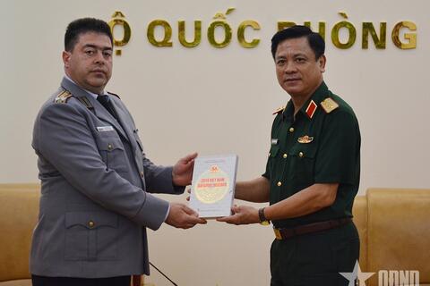 Thượng tướng Nguyễn Trường Thắng tiếp Tùy viên Quốc phòng Bulgaria