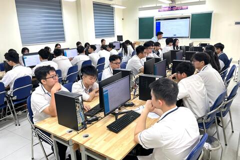 Thí sinh rà soát kỹ môn đăng ký thi tốt nghiệp THPT trước 17h ngày mai (5-5)