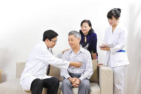 Nâng chất lượng chăm sóc sức khỏe nhân dân