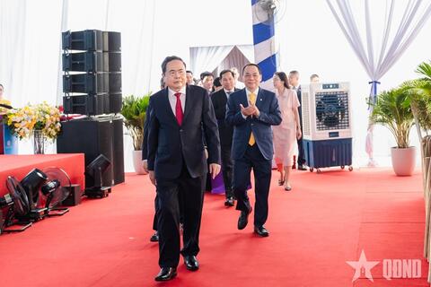 Chủ tịch Quốc hội Trần Thanh Mẫn dự lễ khởi công Dự án trục không gian Quốc lộ 1A