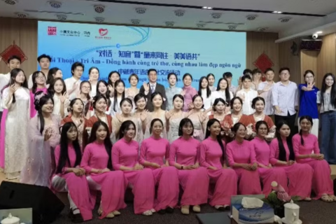 Sôi nổi chương trình giao lưu ngôn ngữ và văn hóa thanh niên Việt - Trung