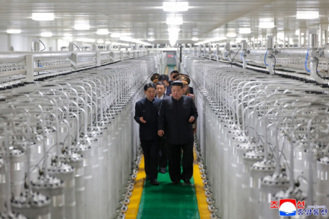 Ông Kim Jong Un tuyên bố tăng cường lực lượng hạt nhân 'theo cấp số nhân'
