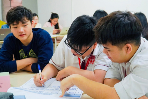 Hà Nội: Thầy cô tận tâm với học trò trước ngày thi tốt nghiệp THPT