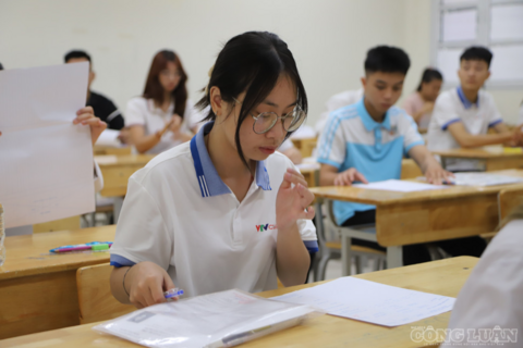 Sau câu hỏi khó về 'Steve Jobs Việt Nam' trong đề Ngữ văn, sĩ tử tự tin chinh phục môn Toán chiều nay