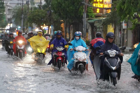 Bắc Bộ mưa dông, có nơi mưa rất to