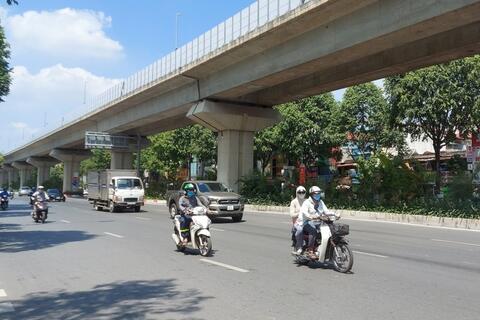 Hà Nội nắng nóng trên 37 độ C