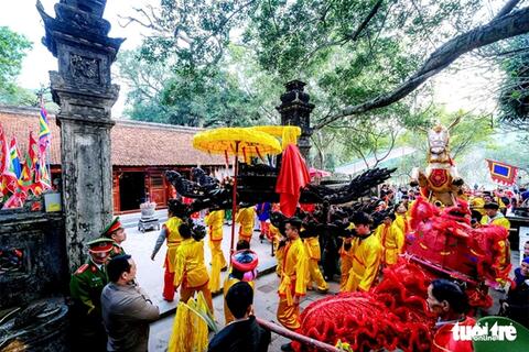 Hà Nội công bố tình huống khẩn cấp do sạt lở tại khu vực Đền Sóc