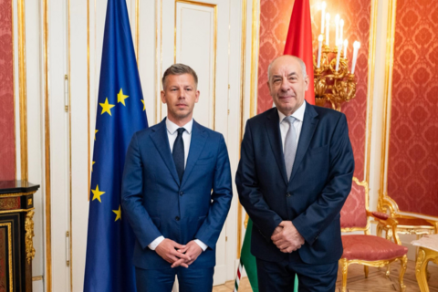 Quốc hội Hungary thông qua sửa đổi Hiến pháp, gây áp lực lên Tổng thống Tamas Sulyok