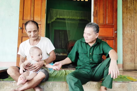 Thán phục nghị lực của người thương binh nuôi bảy con học đại học