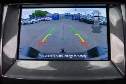 Camera lùi có thật sự giúp lái xe an toàn hơn?