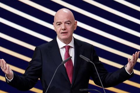 FIFA dự định thành lập và bán cổ phần công ty con quản lý World Cup