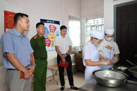 Bộ Công an tổng rà soát, xử lý vi phạm về an toàn thực phẩm, 'cắt xén' suất ăn học đường