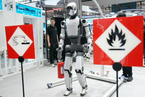 Robot hình người: Kỷ lục trên sân đấu, ‘canh bạc’ ngoài nhà xưởng