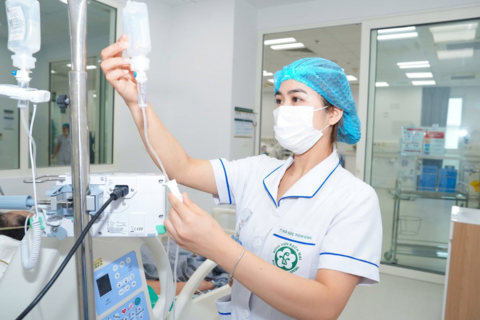 Bệnh viện tuyến đầu không nghỉ lễ, sẵn sàng cấp cứu 24/24