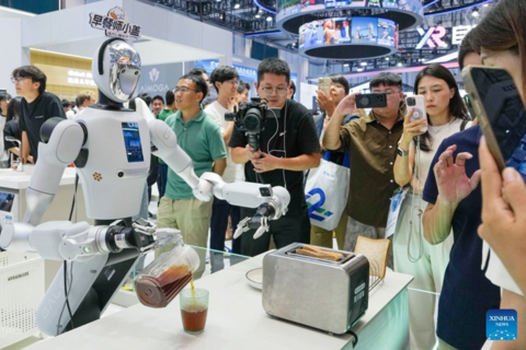 Choáng ngợp với triển lãm robot ở Bắc Kinh