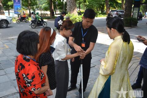 Truyền thông để người khuyết tật được học tập, làm việc