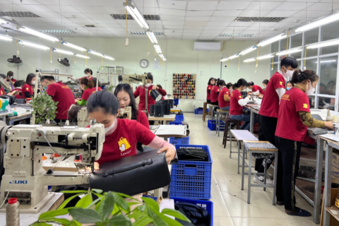 Xuất khẩu túi xách tăng 11%: Cơ hội nào để Việt Nam thoát “mác” gia công?