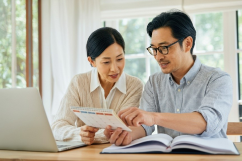 Tuổi 40 và bài toán chia tiền: Bao nhiêu cho mái ấm của con, bao nhiêu cho tuổi già của cha mẹ?