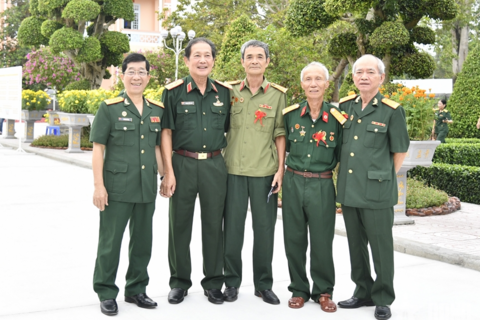 Hành trình của vị tướng, Anh hùng LLVT nhân dân Phạm Hồng Lợi và ký ức về “chiếc quần quá khổ”