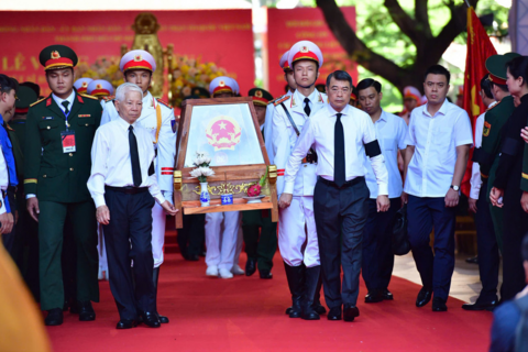 Lãnh đạo Đảng, Nhà nước cùng toàn thể Nhân dân tiễn đưa 731 liệt sĩ về Nghĩa trang TP.HCM