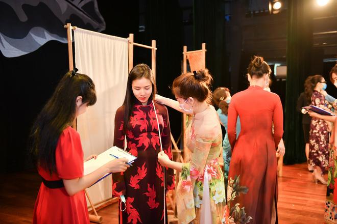 Xuân Bắc, NTK Đỗ Trịnh Hoài Nam đồng hành cùng Tuần lễ Áo dài 2021 - Ảnh 4. Xuân Bắc, NTK Đỗ Trịnh Hoài Nam đồng hành cùng Tuần lễ Áo dài 2021 - Ảnh 4.