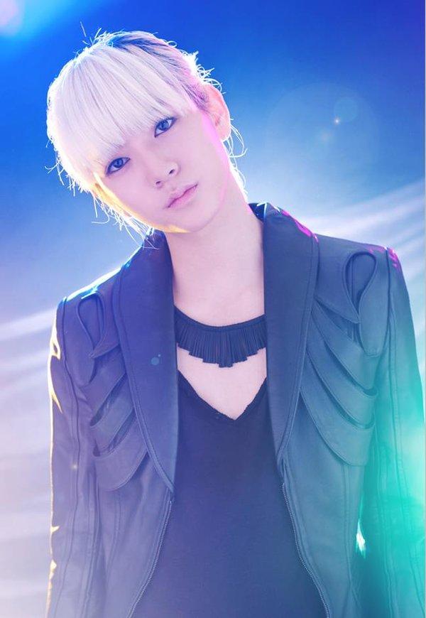 Không tin nổi đây là 1 nam idol, vẻ đẹp phi giới tính thế này bảo sao bị nhầm lẫn là con gái từ hồi mới debut - Ảnh 7. Không tin nổi đây là 1 nam idol, vẻ đẹp phi giới tính thế này bảo sao bị nhầm lẫn là con gái từ hồi mới debut - Ảnh 7.