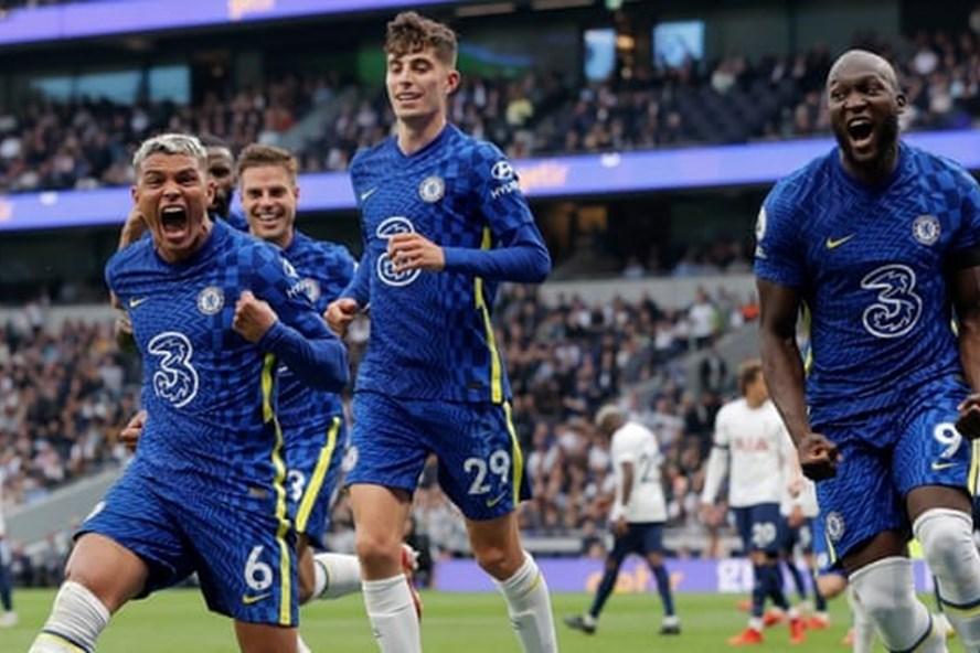 Đè bẹp Tottenham 3-0, Chelsea vươn lên ngôi đầu bảng ...