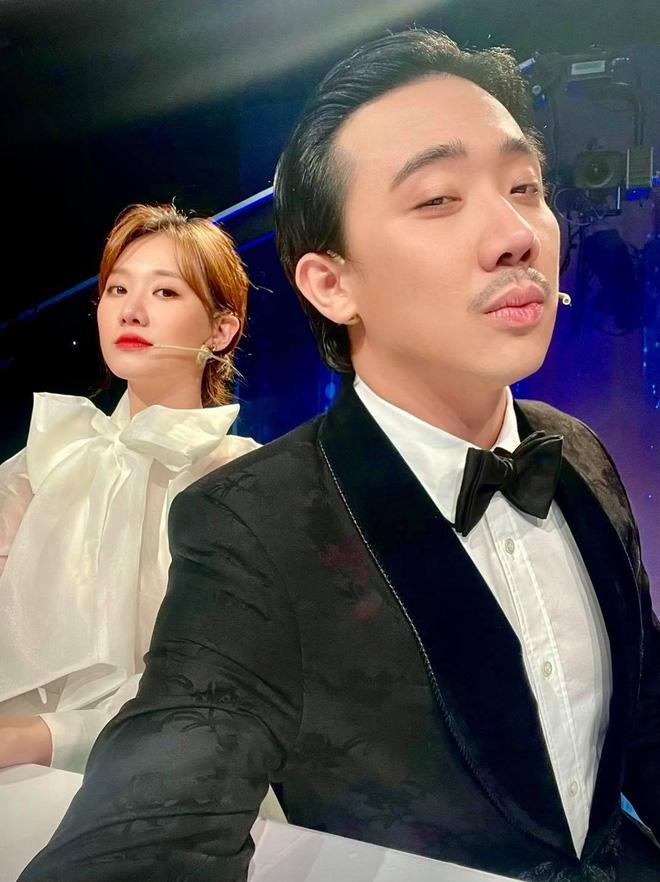 Trấn Thành khoe diện mạo với mái tóc dài để lệch, râu ria xồm xoàm, dòng trạng thái như muốn “dằn mặt” ai đó thì phải? - Ảnh 5. Trấn Thành khoe diện mạo với mái tóc dài để lệch, râu ria xồm xoàm, dòng trạng thái như muốn “dằn mặt” ai đó thì phải? - Ảnh 5.