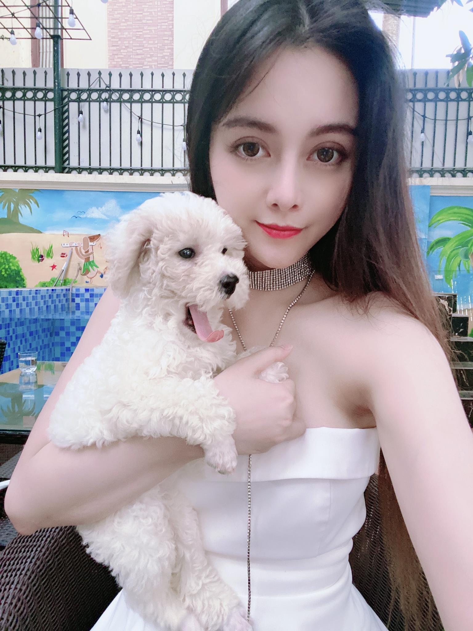 Thí sinh hoa hậu có mặt mộc đẹp nhất HHHV Cao Diệp Anh thành lập công ty bảo vệ động vật - Ảnh 4. Thí sinh hoa hậu có mặt mộc đẹp nhất HHHV Cao Diệp Anh thành lập công ty bảo vệ động vật - Ảnh 4.