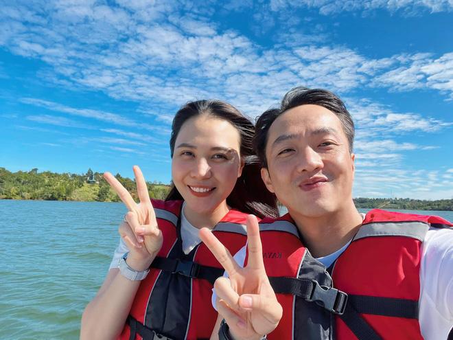 Phu nhân hào môn Đàm Thu Trang phủ đồ hiệu từ đầu đến chân, chồng đại gia vào nói 1 câu nghe mát lòng! - Ảnh 9. Phu nhân hào môn Đàm Thu Trang phủ đồ hiệu từ đầu đến chân, chồng đại gia vào nói 1 câu nghe mát lòng! - Ảnh 9.