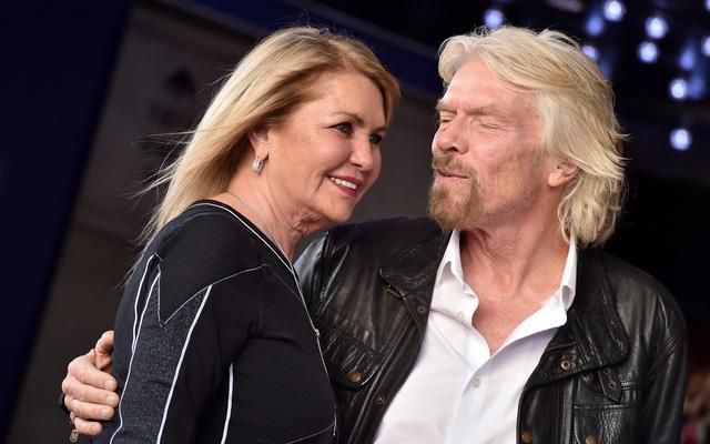 Ngông cuồng như tỷ phú tuổi Dần Richard Branson: Trộm tiền của mẹ để khởi nghiệp, làm toàn chuyện khùng điên nhưng vượt mặt cả ông chủ Amazon trong cuộc chơi hàng không vũ trụ - Ảnh 10. Ngông cuồng như tỷ phú tuổi Dần Richard Branson: Trộm tiền của mẹ để khởi nghiệp, làm toàn chuyện khùng điên nhưng vượt mặt cả ông chủ Amazon trong cuộc chơi hàng không vũ trụ - Ảnh 10.