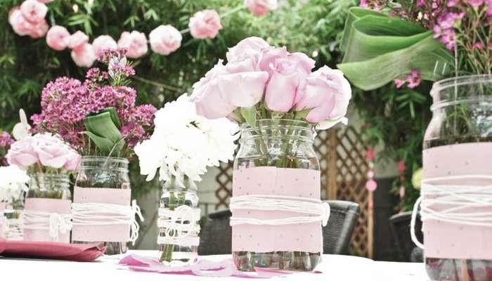 Người Pháp dùng thiệp và các loại đồ dùng đám cưới để trang trí trong Lễ tình nhân. Ảnh: Wiki.