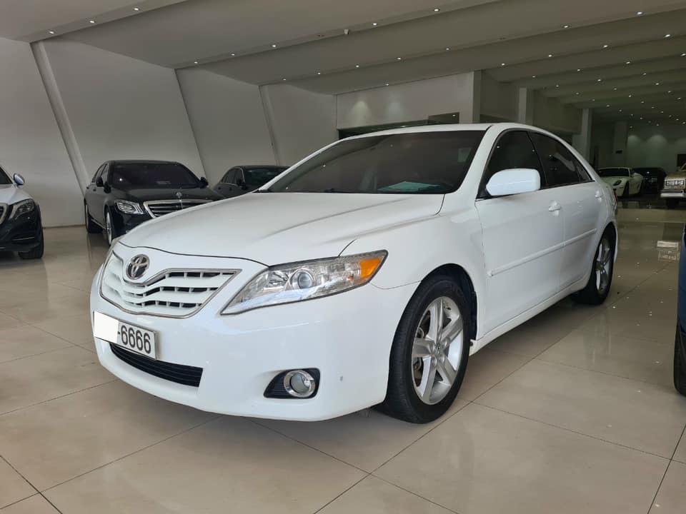 Toyota Camry 13 năm tuổi vẫn có giá bán gần 1 tỷ đồng nhờ tấm biển tứ quý 6666 - Ảnh 1.