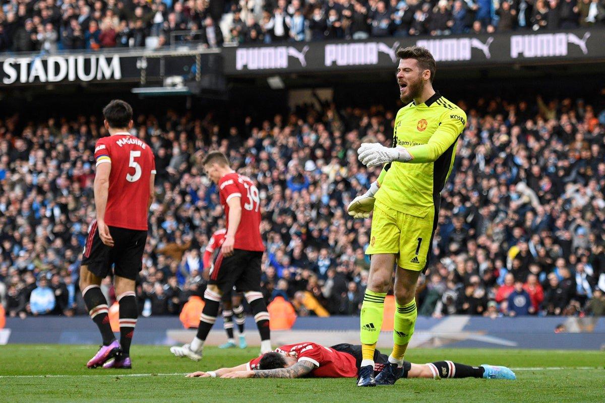 David de Gea có 4 lần phải vào lưới nhặt bóng trong trận thua trước Man City rạng sáng 7/3 (giờ Hà Nội). Ảnh: Reuters.